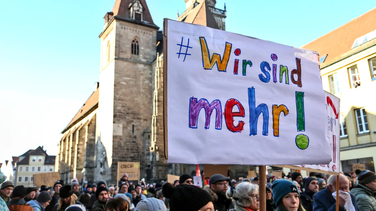 In Ansbach demonstrierten rund 1800 Teilnehmer gegen die Alternative für Deutschland. Bundesweit gab es am Samstag etliche Veranstaltungen mit dem gleichen Motto. (Foto: Tizian Gerbing)