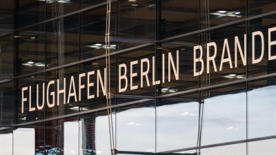 Am Flughafen BER gab es für eine halbe Stunde keine Starts und Landungen. (Archivbild)  (Foto: Soeren Stache/dpa)