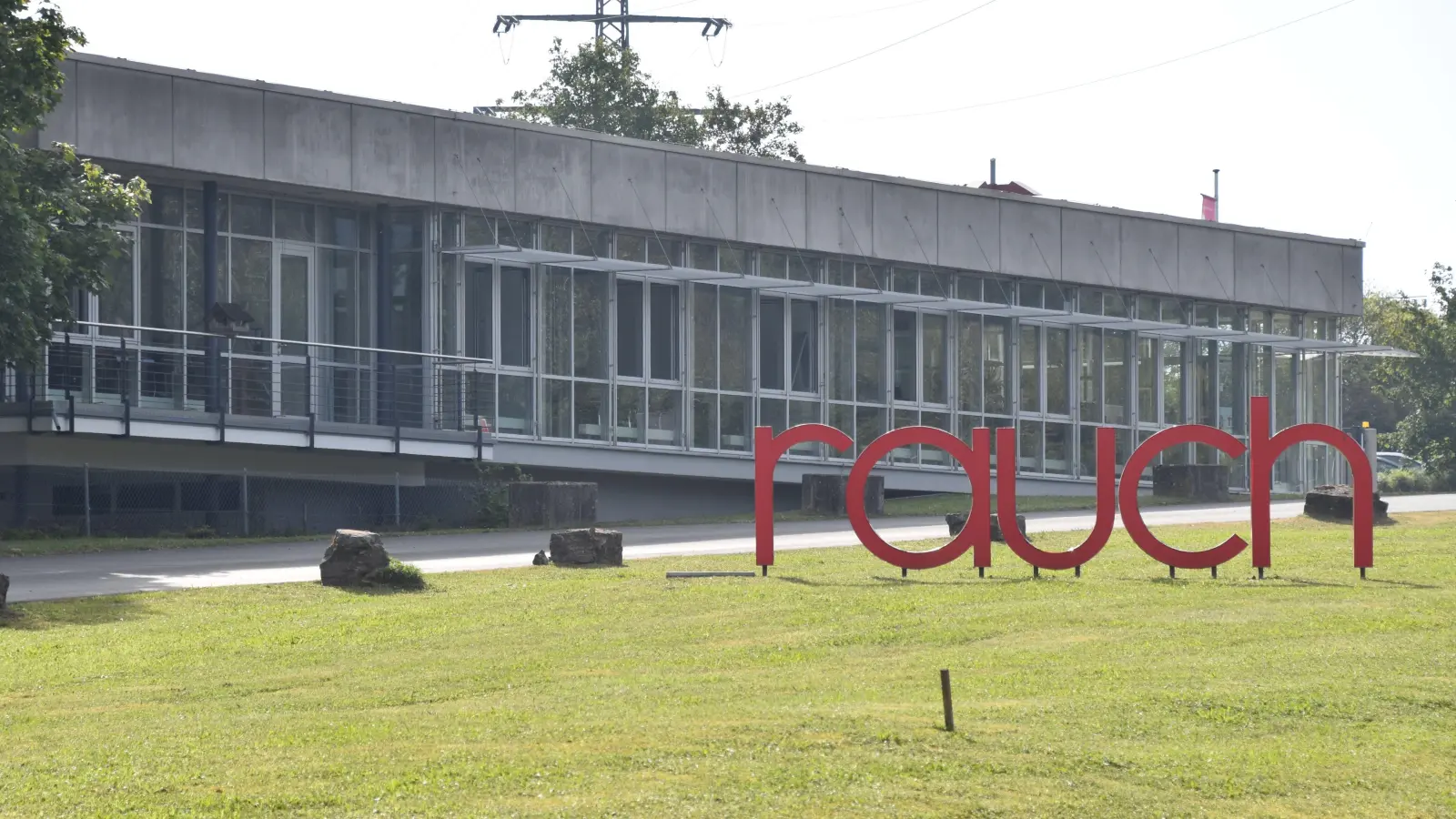 Das Spanplattenwerk in Markt Bibart wechselt den Besitzer: Aus Rauch wird Egger. (Foto: Andreas Reum)