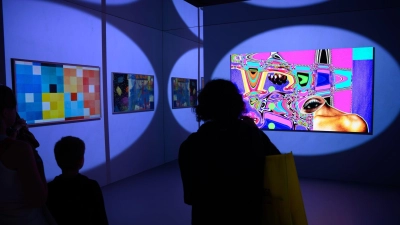 Unterhaltungselektronik wird in der Tendenz billiger. (Symbolbild) (Foto: Bernd von Jutrczenka/dpa)