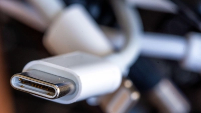 Laptops müssen den USB-C-Anschluss haben. (Archivbild) (Foto: Jens Büttner/dpa)