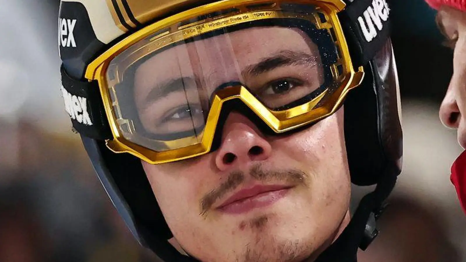 Einzel-Olympiasieger Philipp Raimund (l) und Andreas Wellinger (r) gehören zum deutschen Super-Team-Aufgebot. (Foto: Daniel Karmann/dpa)