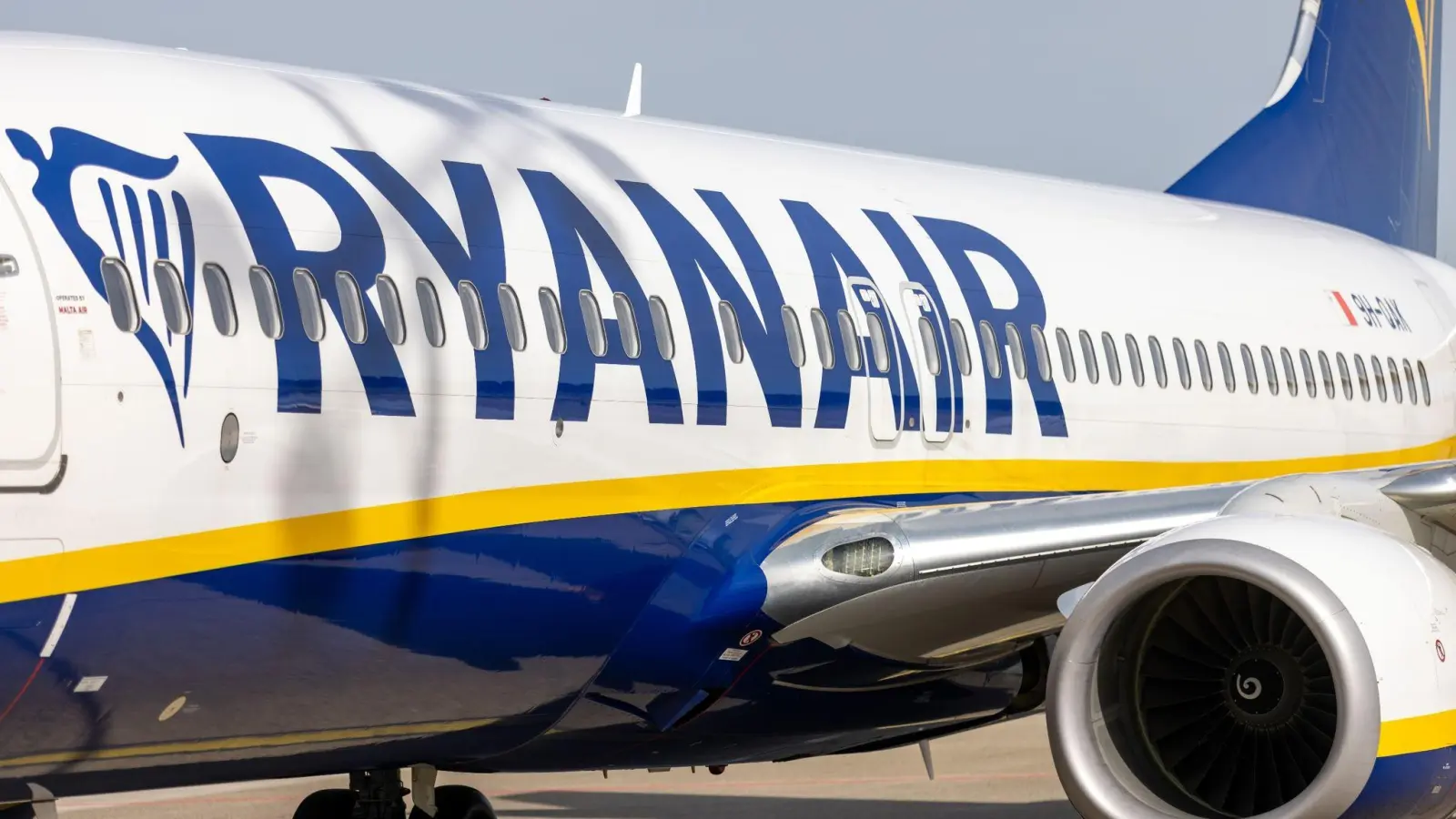 Ryanair will sich dem Deutschland-Chef Andreas Gruber zufolge weiter auf Regionalflughäfen konzentrieren. (Foto: Daniel Karmann/dpa)