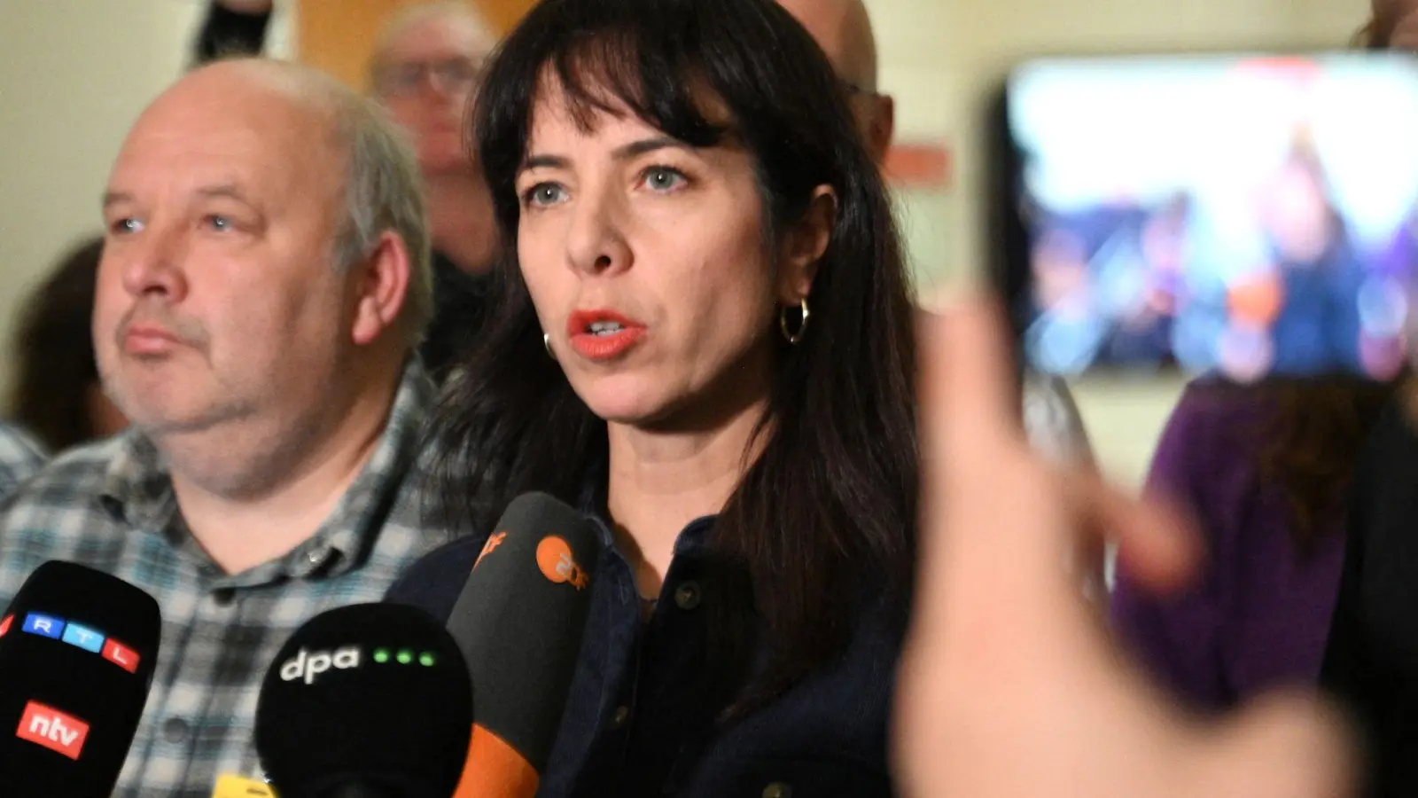 Will Regierende Bürgermeisterin von Berlin werden: Elif Eralp. (Foto: Katrin Luxenburger/dpa)