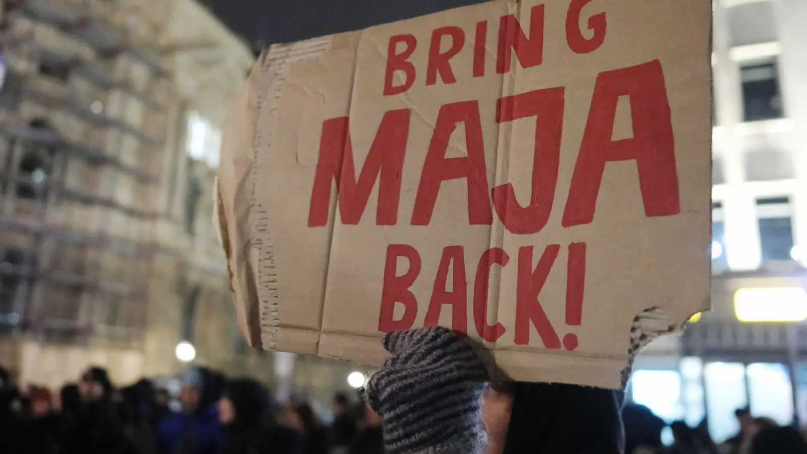 Demo in Leipzig. Auch in Nürnberg haben sich zahlreiche Menschen zu einer Solidaritätsbekundung versammelt. (Foto: Sebastian Willnow/dpa)