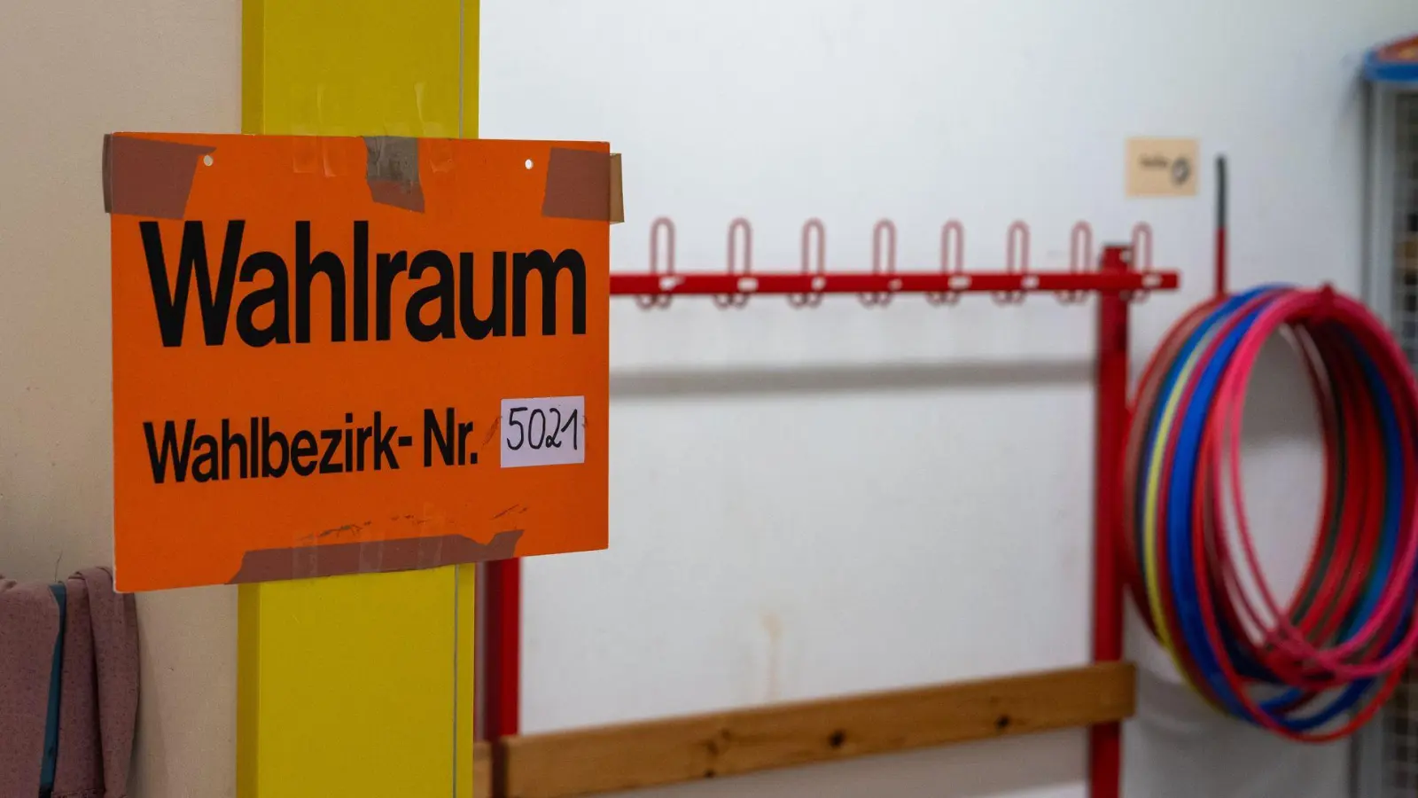 Rund drei Millionen Menschen sind zur Wahl aufgerufen  (Foto: Harald Tittel/dpa)