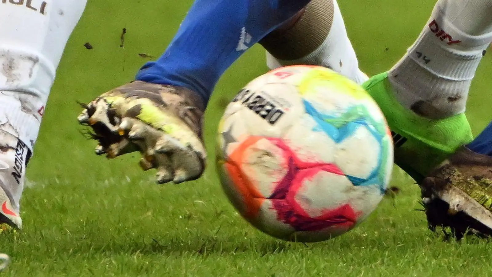 Die 1. Hauptrunde des BFV-Toto-Pokals 25/26 findet zwischen 18. und 22. Juli statt. (Symbolbild: Jens Büttner/dpa-Zentralbild/ZB)