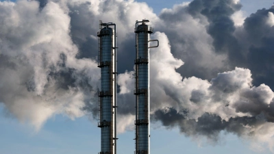 Gut jedes zweite der 100 umsatzstärksten Unternehmen in Deutschland machte von Januar bis September weniger Gewinn. (Symbolbild) (Foto: Jan Woitas/dpa)