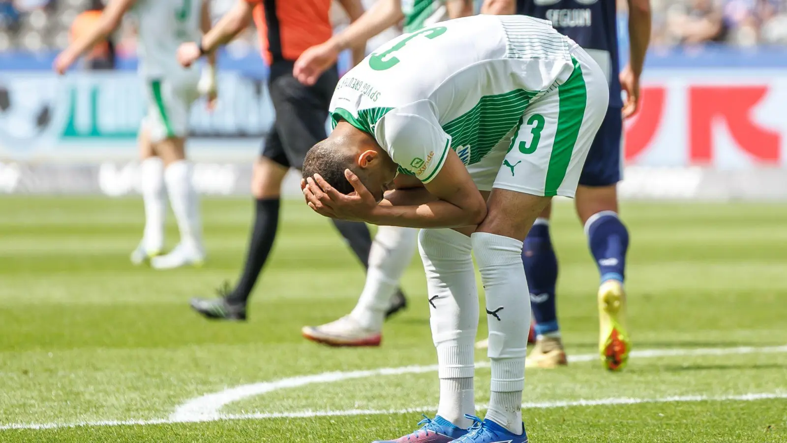 Geht es für die SpVgg Greuther Fürth am Sonntag in die 3. Liga? (Archivbild) (Foto: Andreas Gora/dpa)