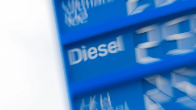 Der September ist der mit Abstand teuerste Tankmonat bisher. (Archiv) (Foto: Rolf Vennenbernd/dpa)