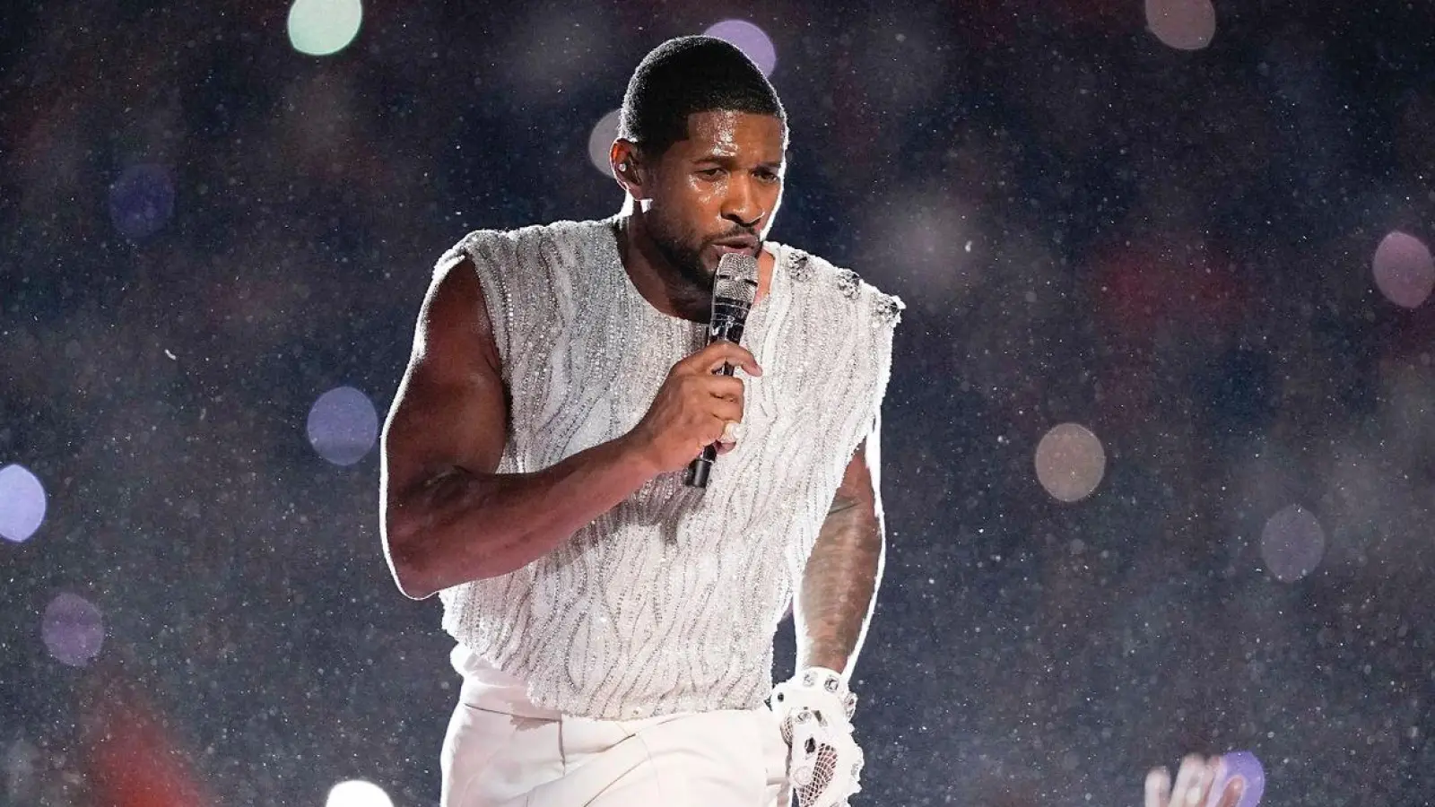Usher war schon 2011 gemeinsam mit den Black Eyed Peas in der Halbzeitshow aufgetreten. (Foto: Brynn Anderson/AP/dpa)