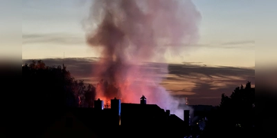 Eine große Rauchwolke war stundenlang über Ansbach zu sehen. (Foto: Lara Hausleitner)