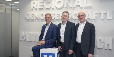 Die Vorstände Bernd Großmann (von links), Markus Pfeiffer und Wilfried Wiedemann präsentierten zufrieden die Zahlen der neuen VR Bank im südlichen Franken, ein knappes Jahr nach der Fusion. (Foto: Robert Maurer)