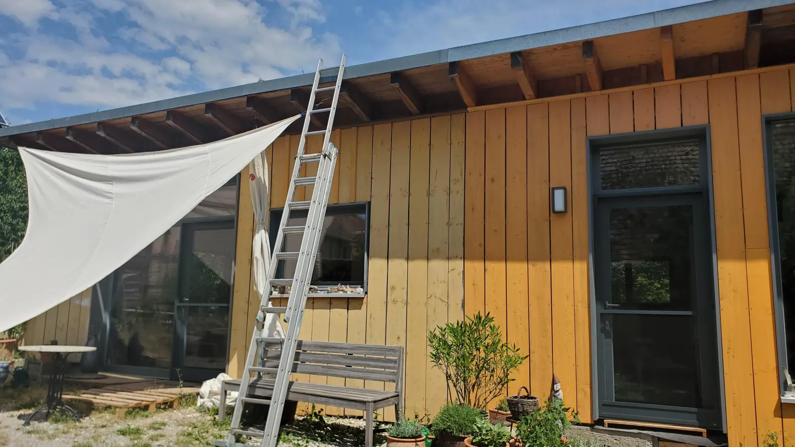 Aus dieser früheren Werkstatt in Krautostheim wurde ein kleines Appartement für zwei Personen in einem Wohnprojekt: Künftig dürfte eine solche Nutzungsänderung im Genehmigungsfreistellungsverfahren erfolgen. (Foto: Ulrike Ganter)