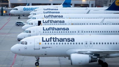 Stehen am Freitag wieder zahlreiche Lufthansa-Jets still? (Archivbild) (Foto: Lando Hass/dpa)