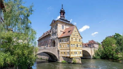 Auch das Bamberger Rathaus wird am Denkmaltag geöffnet. (Archivbild) (Foto: Pia Bayer/dpa)