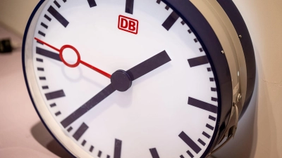 Auf der Strecke Wicklesgreuth und Windsbach fällt der Zugverkehr aus. (Symbolbild: Fabian Sommer/dpa)