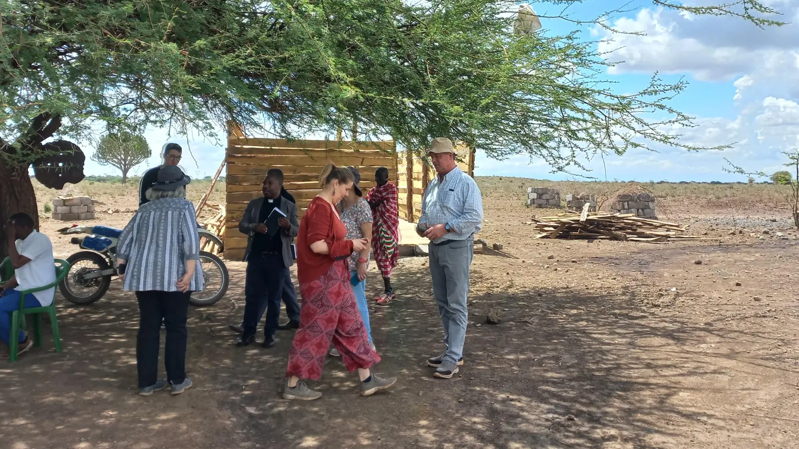 Dieses Foto entstand im Jahr 2023, als eine Gruppe des Dekanats aus Rothenburg vor Ort in Hai in Tansania war. (Foto: Jutta Holzheuer)