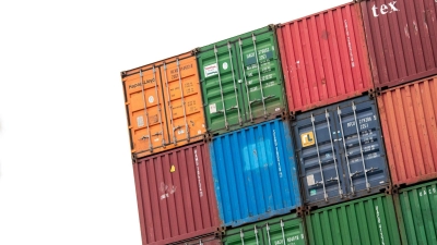 Container im Hamburger Hafen: Die OECD erwartet für 2023 ein langsameres Wirtschaftswachstumstehen. (Foto: Daniel Bockwoldt/dpa)