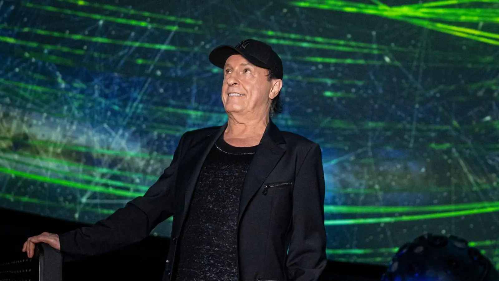 Für Schilling ein „emotionales Erlebnis“: Bei einem EM-Spiel, das die deutsche Fußball-Nationalmannschaft gewann, sangen am Ende 60.000 Leute „Major Tom (völlig losgelöst)“. (Archivbild) (Foto: Fabian Sommer/dpa)