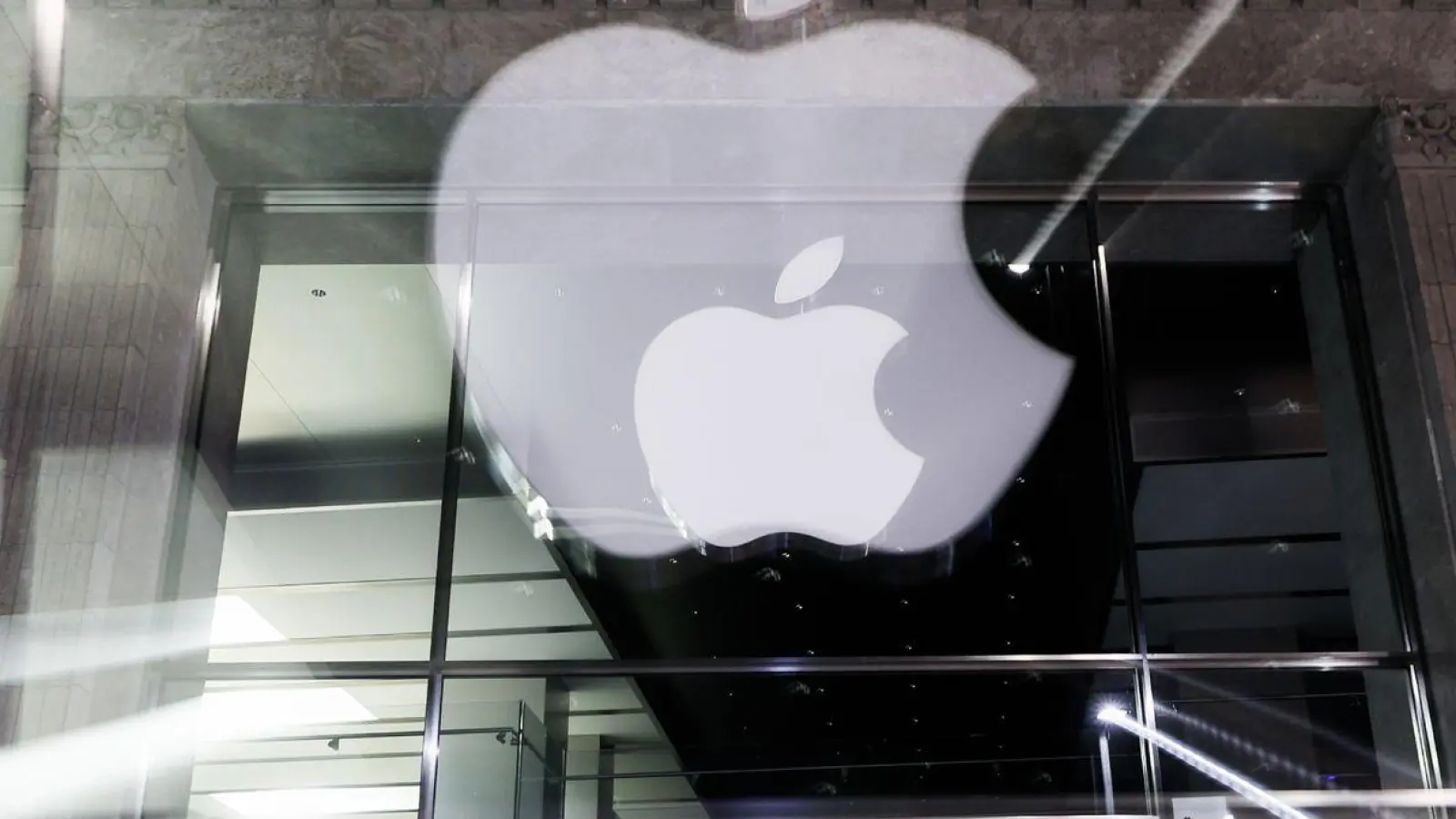 Apple will einen langwierigen Rechtsstreit beilegen. (Foto: Christian Charisius/dpa)