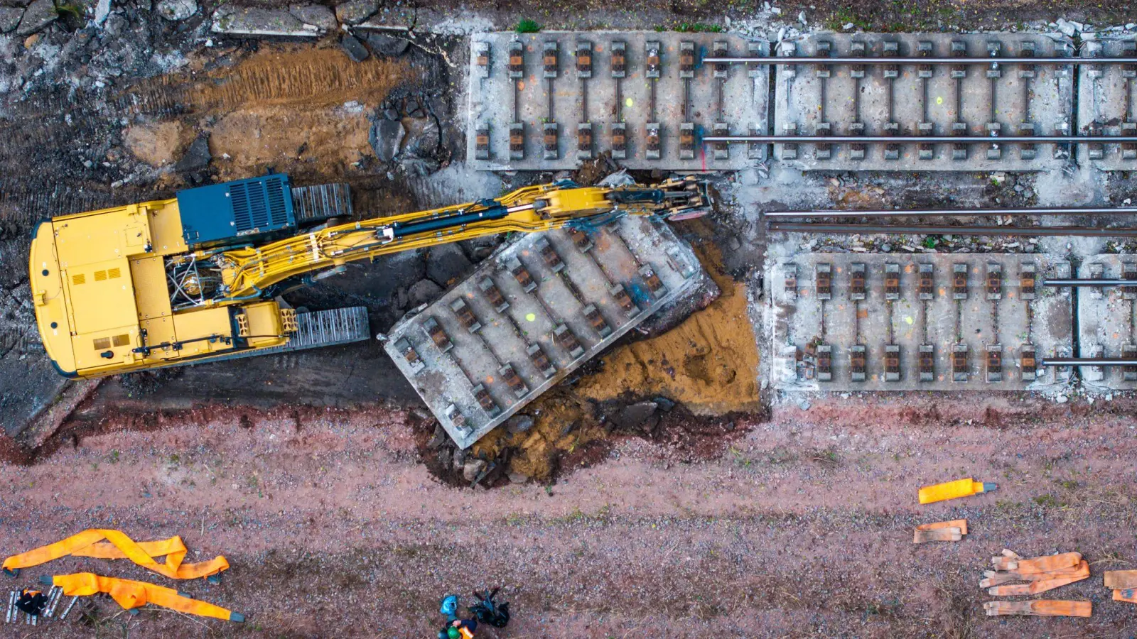 Im Schienennetz der Bahn wird an vielen Stellen gebaut. Das Problem: Das Netz ist einem so schlechten Zustand, dass damit bislang nur der Ist-Zustand beibehalten werden kann. (Archivbild) (Foto: Jens Büttner/dpa)