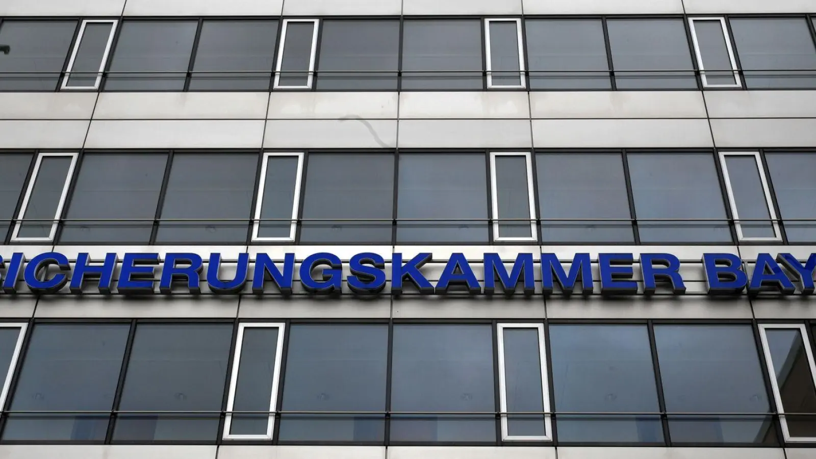 Die Versicherungskammer will in den kommenden Jahren ihre Infrastrukturinvestitionen zum 1,5 Milliarden Euro erhöhen.  (Foto: picture alliance / dpa)