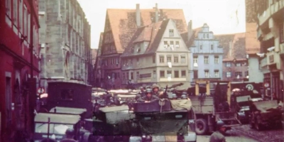 US-Soldaten in der Dinkelsbühler Altstadt, in die sie am 20. April 1945 eingerückt waren. (Repro: Heinrich Binder)
