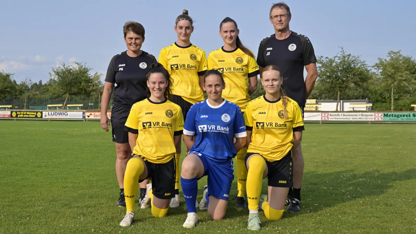SVW-Neuzugänge mit Trainerteam, oben von links: Petra Amslinger, Julia Heid, Sarah Barholz, Jürgen Schmidt. Unten von links Ashley Belzner, Pia Hein, Solveig Schlitter. (Foto: Martin Rügner)