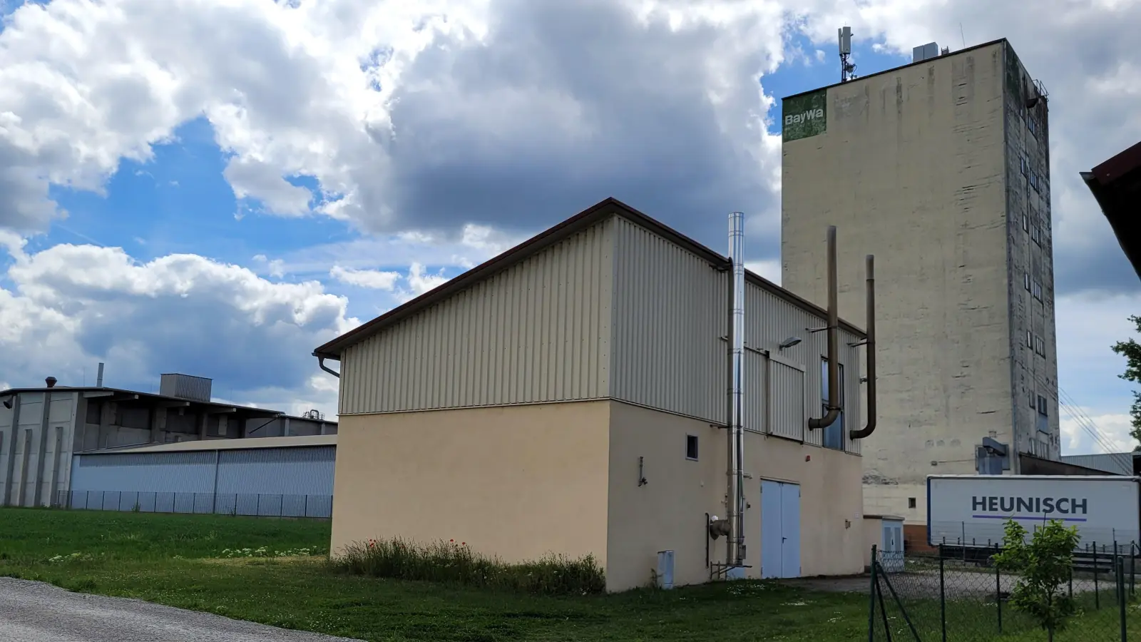 Fünf Prozent der Energie bringt die Abwärme der Firma Heunisch ins System ein.  (Foto: Nina Daebel)