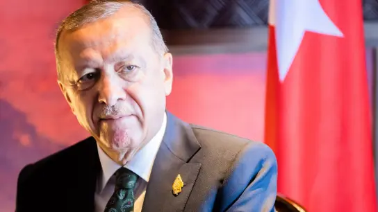 „Es muss entschieden werden, wie viele Kräfte sich von den Bodentruppen beteiligen müssen, und dann werden Schritte unternommen“: Präsident Recep Tayyip Erdogan. (Foto: Christoph Soeder/dpa)