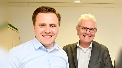 Fühlen sich von Leutershausens Bürgermeister zu Unrecht kritisiert: Landtagsabgeordneter Andreas Schalk (links) und Bundestagsabgeordneter Artur Auernhammer. (Archivbild: Jim Albright)
