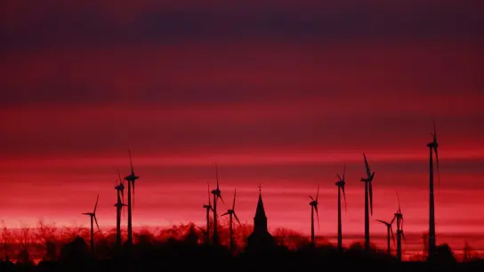 Was bringt der „Windkraft-Gipfel“? Bundeswirtschaftsminister Robert Habeck (Grüne) hat Vertreter von Energieverbänden sowie Ländern nach Berlin eingeladen. (Foto: Matthias Bein/dpa)