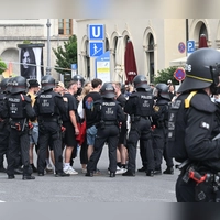 Das Bundesamt für Verfassungsschutz warnt davor, dass linksextreme Gruppen die deutschlandweiten Jugendproteste unterwandern und für ihre Zwecke missbrauchen könnten. (Symbolbild) (Foto: Felix Hörhager/dpa)