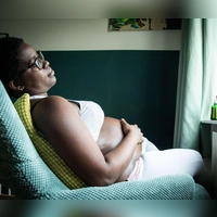 Während einer Schwangerschaft verändert sich bei vielen Frauen die Sehstärke vorübergehend. (Foto: Christin Klose/dpa-tmn)