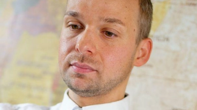 Der Weinheimer Nicolas Will stottert und übt täglich flüssiges Sprechen mit verschiedenen Übungen.  (Foto: Uwe Anspach/dpa)