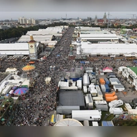 Vor Gericht ging es um die Frage, wie auf dem Oktoberfest die Festzelte an Betreiber vergeben werden. (Archivbild) (Foto: Felix Hörhager/dpa)