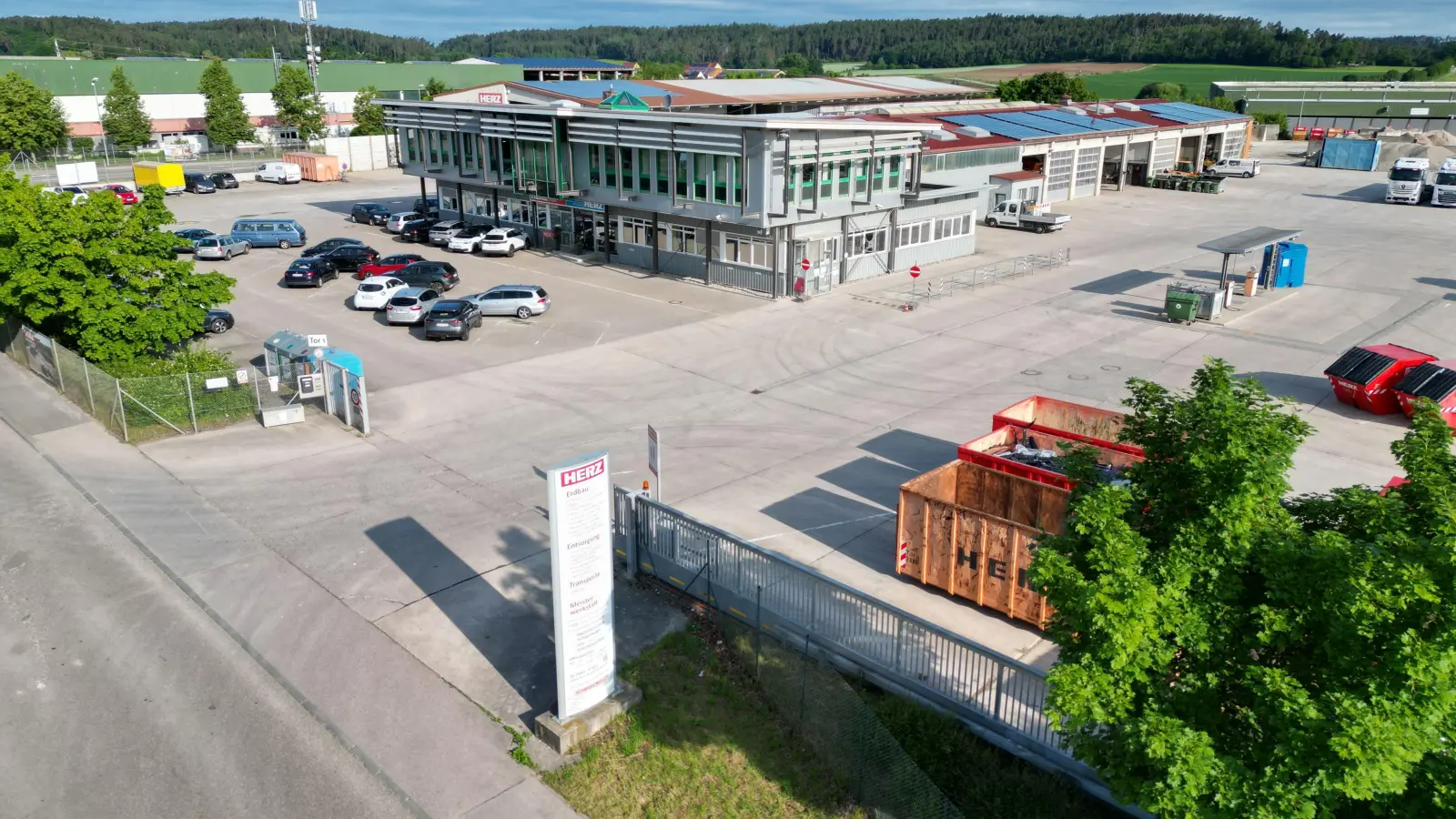 Das Firmengelände der Friedrich Herz GmbH &amp; Co.KG in Feuchtwangen: Das Unternehmen plant ein Zwischenlager für mineralische Abfälle. (Foto: Friedrich Herz GmbH & Co.KG)