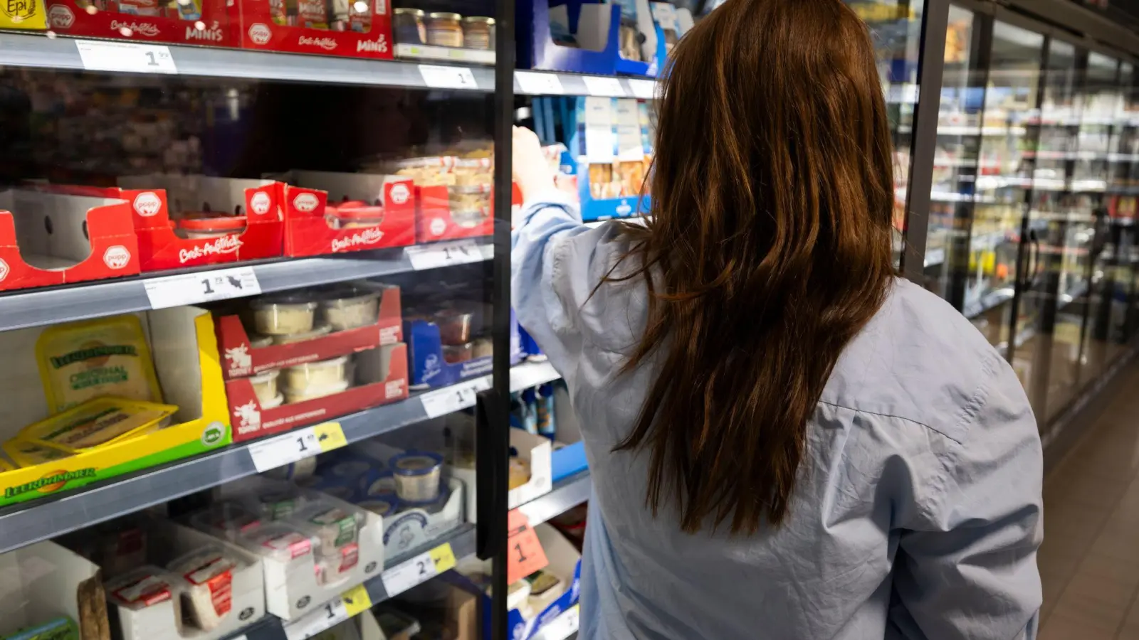 Der Lebensmittelhandel hat preisbereinigt leicht zugelegt. (Archivbild) (Foto: Philip Dulian/dpa)