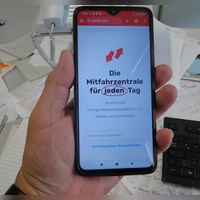 So sieht die Startseite des Mitfahr-Portals PENDLA auf dem Smartphone aus. (Foto: Winfried Vennemann)