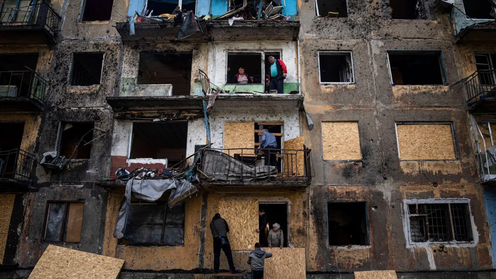 Dobropillja hat es nicht das erste Mal getroffen im russischen Angriffskrieg.  (Foto: Evgeniy Maloletka/AP/dpa)