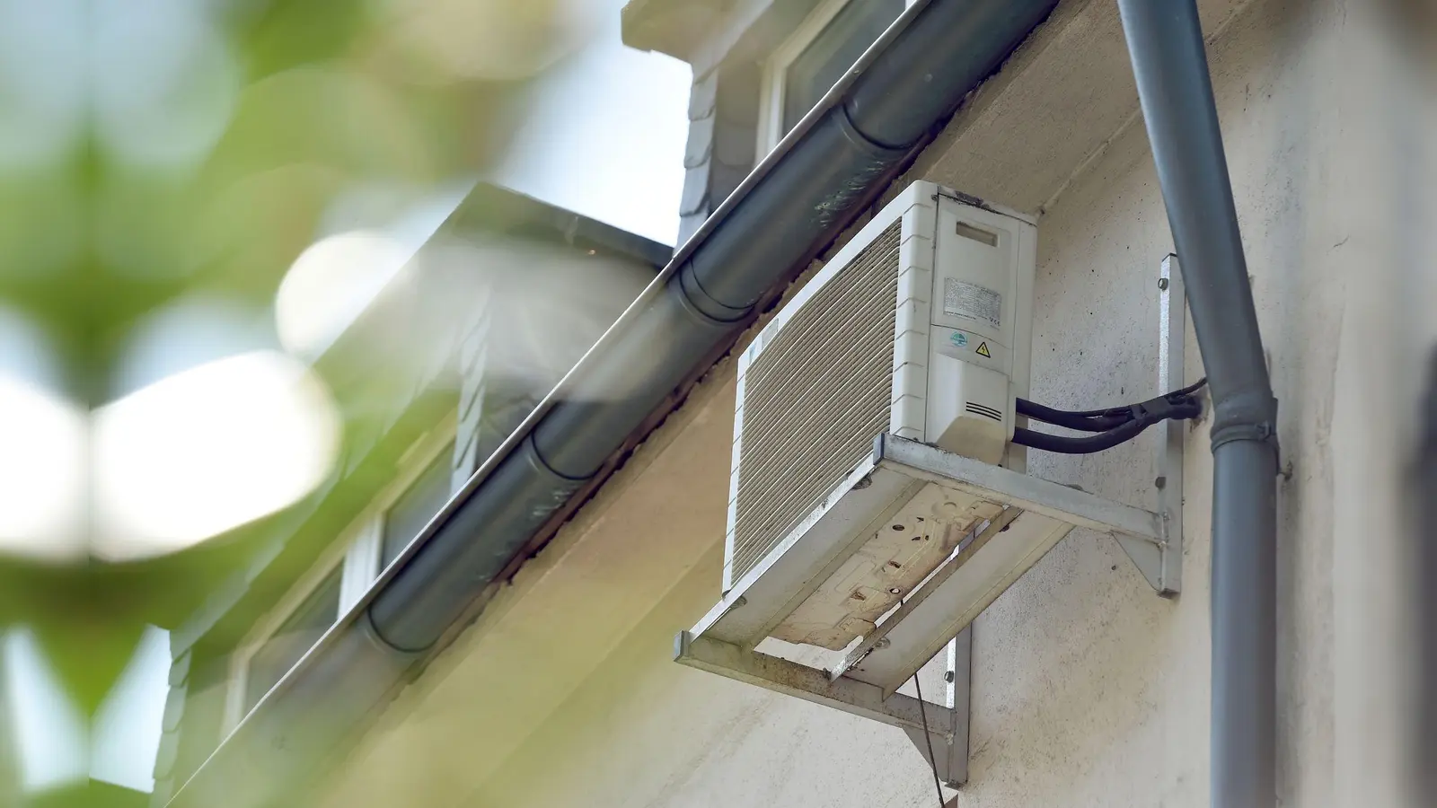 Die Gase aus Kühlschränken oder Klimaanlagen werden erst schädlich, wenn sie freigesetzt werden. (Foto: Caroline SeidSeidel-Dißmannel/dpa)