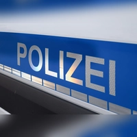 Den Führerschein des 22-Jährigen habe man zunächst nicht sicherstellen können. (Symbolbild) (Foto: Daniel Vogl/dpa)