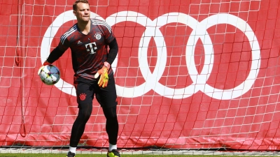 Torhüter Manuel Neuer ist ins Mannschaftstraining des FC Bayern München zurückgekehrt. (Foto: Mladen Lackovic/dpa)