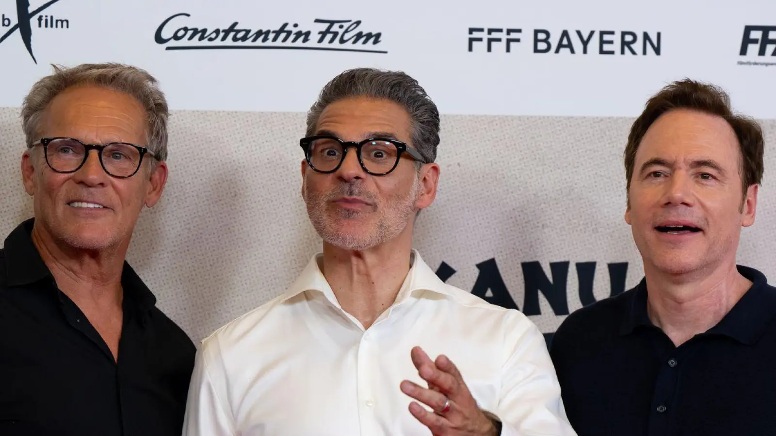Christian Tramitz (l-r), Rick Kavanian und Michael Bully Herbig bei der Premiere. (Foto: Sven Hoppe/dpa)