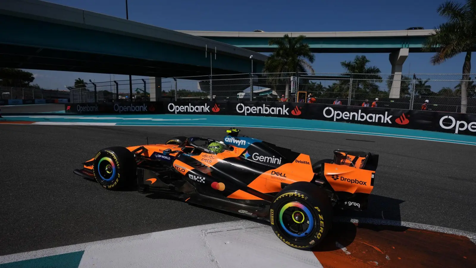 Lando Norris steht in der Sprint-Qualifikation ganz vorne. (Foto: Rebecca Blackwell/AP/dpa)