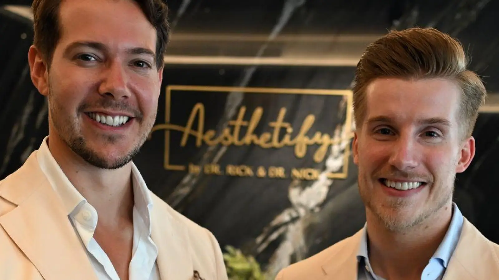 Die Verbraucherzentrale klagt gegen das Unternehmen Aesthetify von „Dr. Rick und Dr. Nick“. (Foto: Federico Gambarini/dpa)