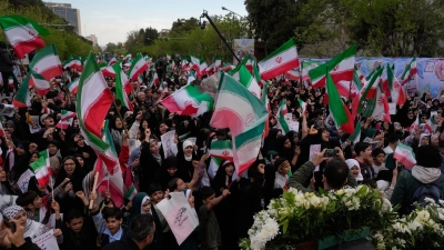 Vertreter aus Teheran haben der Regierung in Washington einen 10-Punkte-Plan für ein dauerhaftes Kriegsende übermittelt.  (Foto: Vahid Salemi/AP/dpa)