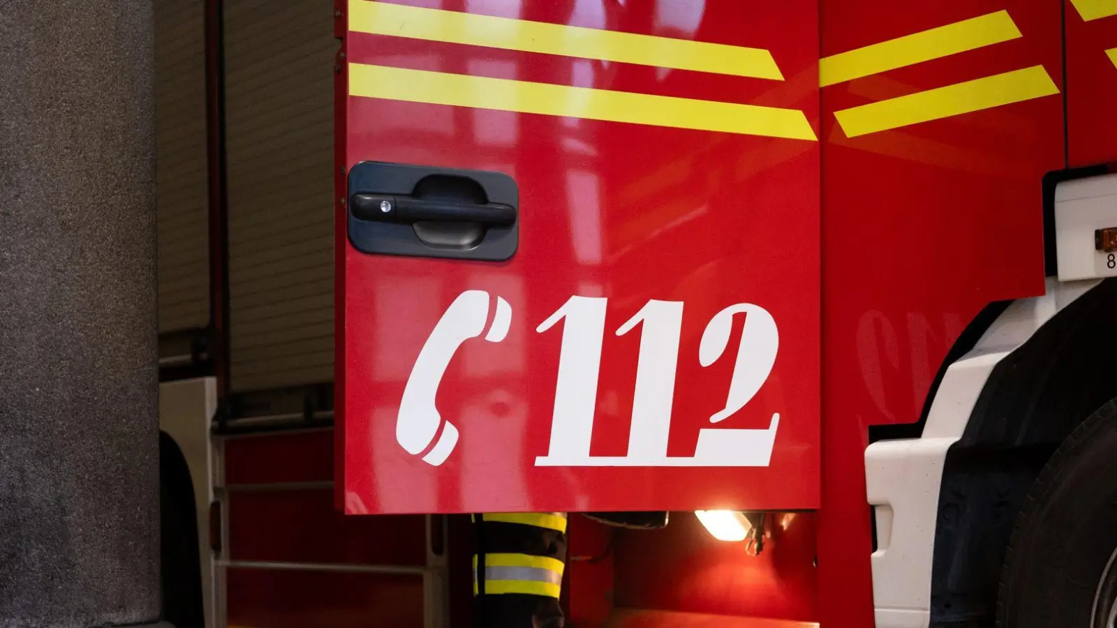 Wegen eines Gasgeruchs rückte in Donauwörth die Feuerwehr aus. (Symbolbild) (Foto: Niklas Treppner/dpa)