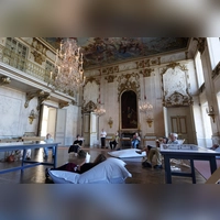 Lesen einmal anders: Silent Reading im Festsaal des Ansbacher Schlosses. (Foto: Thomas Wirth)